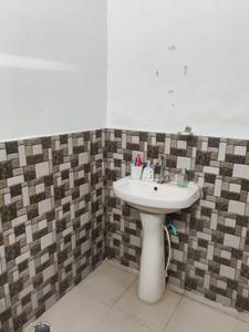 Bathroom Image of 900 Sq.ft 2 BHK Independent House for rent in Sector 48 Faridabad for Rs. 12500