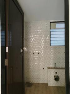 Common Bathroom Image of 550 Sq.ft 1 BHK Apartment / Flat for rent in Global Prestige Wing E, Vasai East Vasai for Rs. 11000