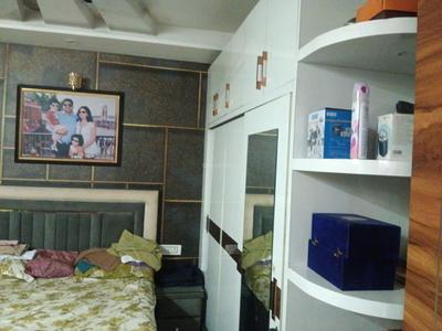 Bedroom Image of 1700 Sq.ft 5 BHK Builder Floor for sale in Madhu Vihar New Delhi for Rs. 16000000