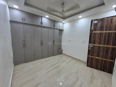 Bedroom Image of 1000 Sq.ft 2 BHK Builder Floor for sale in Ramesh Nagar New Delhi for Rs. 9500000