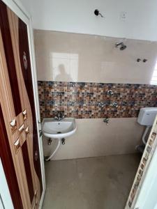 Bathroom Image of 900 Sq.ft 2 BHK Apartment / Flat for sale in Behala Kolkata for Rs. 4050000