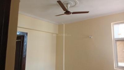 Bedroom Image of 1600 Sq.ft 3 BHK Apartment / Flat for rent in Amrapali Empire, Crossings Republik Ghaziabad for Rs. 20000