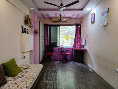 Living Room Image of 700 Sq.ft 2 BHK Apartment / Flat for sale in Malad East Mumbai for Rs. 16000000