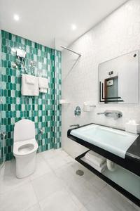 Bathroom Image of 1250 Sq.ft 2.5 BHK Apartment / Flat for rent in Sahjanand Tulsi Homes, Sherpura Bharuch for Rs. 12500
