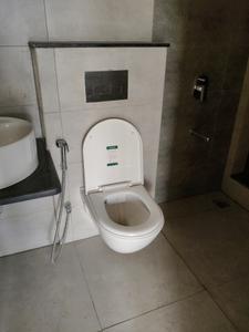 Common Bathroom Image of 820 Sq.ft 2 BHK Apartment / Flat for sale in Mahindra Alcove, Powai Mumbai for Rs. 25000000