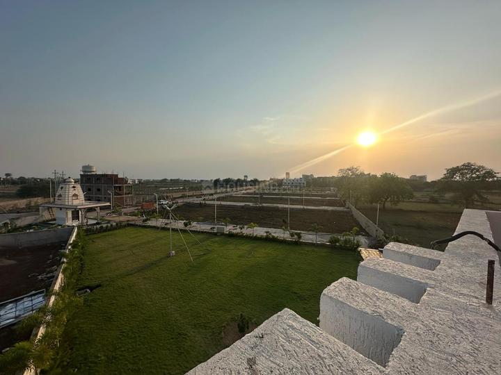 OFFICER PARK Main Image 1