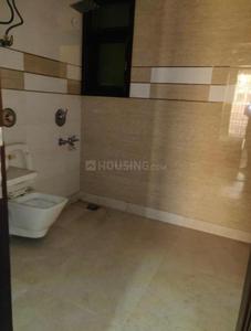 Bathroom Image of 900 Sq.ft 2 BHK Builder Floor for rent in Ramesh Nagar New Delhi for Rs. 30000