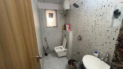 Bathroom Image of 500 Sq.ft 1 BHK Apartment / Flat for rent in Kurla East Mumbai for Rs. 37000