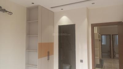 Bedroom Image of 1350 Sq.ft 4 BHK Builder Floor for sale in Pitampura New Delhi for Rs. 22500000