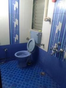 Common Bathroom Image of 1000 Sq.ft 2 BHK Apartment / Flat for rent in Kandivali West Mumbai for Rs. 53000
