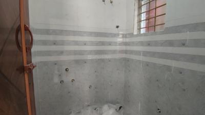 Bathroom Image of 700 Sq.ft 1 BHK Builder Floor for rent in Bommanahalli Bengaluru for Rs. 20000