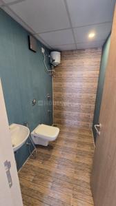Bathroom Image of 650 Sq.ft 2 BHK Apartment / Flat for sale in Lodha Crown Kolshet, Kolshet Thane for Rs. 10000000