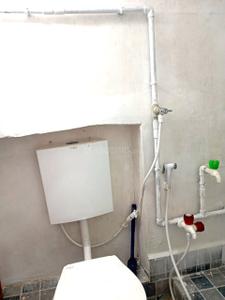 Bathroom Image of 400 Sq.ft 1 BHK Independent House for rent in Vyasarpadi Chennai for Rs. 6000