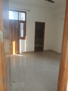 Bedroom Image of 1800 Sq.ft 2 BHK Builder Floor for rent in Sector 105 Noida for Rs. 45000