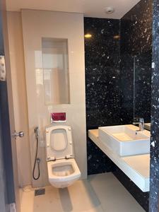 Bathroom Image of 1322 Sq.ft 2 BHK Apartment / Flat for sale in Lodha Primero, Lower Parel Mumbai for Rs. 50000000