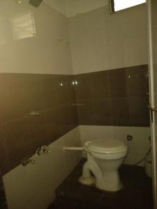Common Bathroom Image of 2700 Sq.ft 3 BHK Apartment / Flat for sale in Highline, Gota Ahmedabad for Rs. 16100000