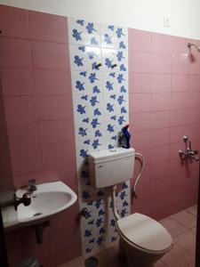 Bathroom Image of 934 Sq.ft 2 BHK Duplex for rent in Sare Expandable Villas, Singaperumal Koil Chennai for Rs. 15000
