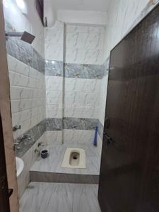 Bathroom Image of 420 Sq.ft 1 BHK Apartment / Flat for rent in Barfani Dham Indore for Rs. 10000