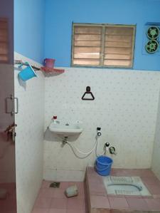 Bathroom Image of 764 Sq.ft 2 BHK Apartment / Flat for rent in Woraiyur Tiruchirappalli for Rs. 12500