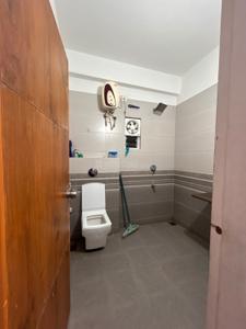 Bathroom Image of 1400 Sq.ft 3 BHK Apartment / Flat for rent in Alkapuri Vadodara for Rs. 32000