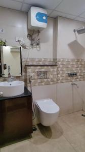 Bathroom Image of 1450 Sq.ft 2.5 BHK Apartment / Flat for rent in Rustle Court, Gomti Nagar Lucknow for Rs. 50000