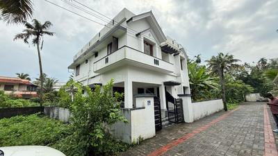 Image of 2500 Sq.ft 5 BHK Independent House for sale in Aluva, Kochi for Rs. 7200000