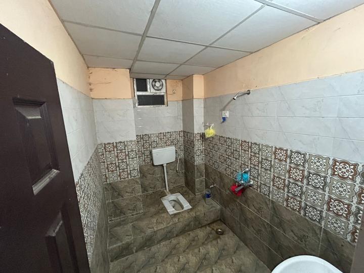 Bcc green Bathroom 1
