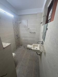 Bathroom Image of 2000 Sq.ft 3 BHK Builder Floor for rent in Kirti Nagar New Delhi for Rs. 70000