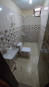 Bathroom Image of 372 Sq.ft 1 RK Apartment / Flat for rent in Sector 72 Noida for Rs. 12599