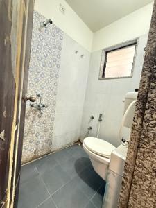 Bathroom Image of 800 Sq.ft 2 BHK Apartment / Flat for sale in Atladara Vadodara for Rs. 2700000