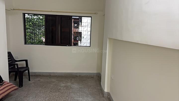 Silver Anklet Living Room 1