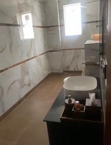 Bathroom Image of 4950 Sq.ft 4 BHK Builder Floor for rent in Vasant Kunj New Delhi for Rs. 225000