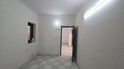 Bedroom Image of 650 Sq.ft 2 BHK Apartment / Flat for rent in Pitampura New Delhi for Rs. 26000