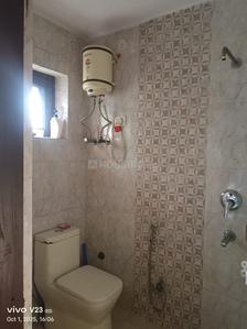 Bathroom Image of 2500 Sq.ft 3 BHK Independent House for rent in Sector 12 Noida for Rs. 40000