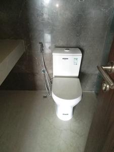 Common Bathroom Image of 1700 Sq.ft 4 BHK Apartment / Flat for sale in Kalpataru Magnus, Bandra East Mumbai for Rs. 99500000