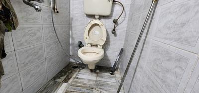 Bathroom Image of 550 Sq.ft 1 BHK Apartment / Flat for rent in Implosion CHS, Chedda Nagar Mumbai for Rs. 40000