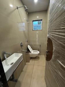 Bathroom Image of 1685 Sq.ft 3 BHK Apartment / Flat for rent in Chatrapati Nagar Nagpur for Rs. 30000