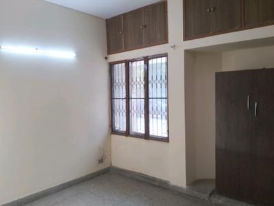 Bedroom Image of 900 Sq.ft 2 BHK Apartment / Flat for rent in Vikaspuri New Delhi for Rs. 25000