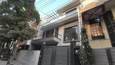 Main Entrance Image of 6000 Sq.ft 5 BHK Independent House for sale in Sector 41 Noida for Rs. 70000000