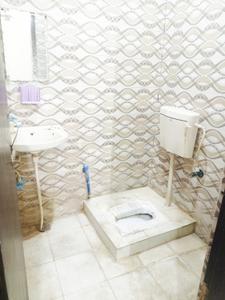Bathroom Image of 1100 Sq.ft 2 BHK Apartment / Flat for rent in Arjun Nagar Agra for Rs. 11000
