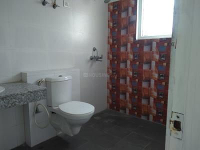 Bathroom Image of 2220 Sq.ft 3 BHK Villa for rent in Paramount Golfforeste Villas, Surajpur Greater Noida for Rs. 26501