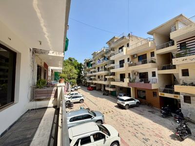 Image of 1350 Sq.ft 3 BHK Apartment / Flat for sale in Kishanpura, Zirakpur for Rs. 5699999