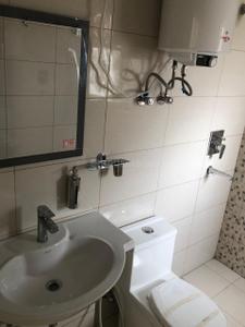 Bathroom Image of 596 Sq.ft 2 BHK Apartment / Flat for rent in Stellar One, Noida Extension Greater Noida for Rs. 22000