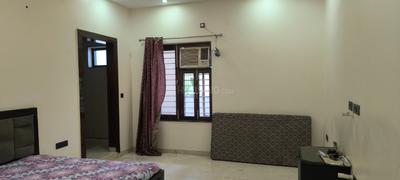 Bedroom Image of 2250 Sq.ft 2 BHK Builder Floor for rent in Sector 11 Faridabad for Rs. 31000