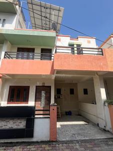 Image of 2500 Sq.ft 4 BHK Independent House for rent in Adajan, Surat for Rs. 35000