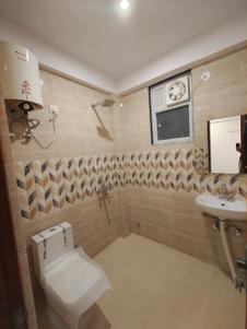 Bathroom Image of 600 Sq.ft 1 BHK Independent House for rent in Sector 19 Noida for Rs. 30000