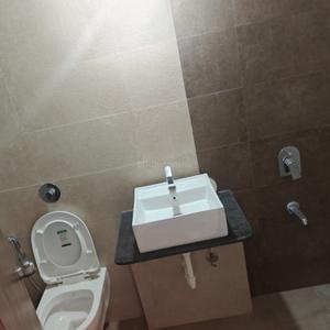 Bathroom Image of 1000 Sq.ft 3 BHK Apartment / Flat for rent in Kohinoor Sportsville, Maan Pune for Rs. 36000