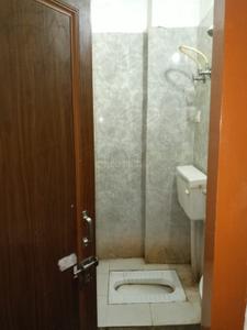 Bathroom Image of 550 Sq.ft 1 BHK Builder Floor for rent in Telibagh Lucknow for Rs. 7000