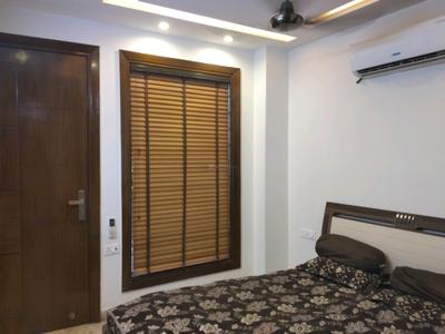 Bedroom Image of 1250 Sq.ft 3 BHK Builder Floor for sale in Vikaspuri Luxury Homes, Vikaspuri New Delhi for Rs. 18000000