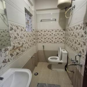 Bathroom Image of 740 Sq.ft 1 BHK Apartment / Flat for rent in Koramangala Bengaluru for Rs. 25000
